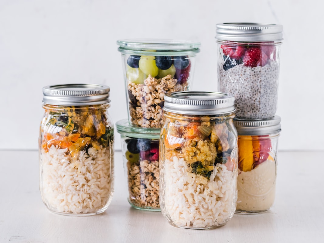 Balanced breakfast plate with fruits and whole grains
