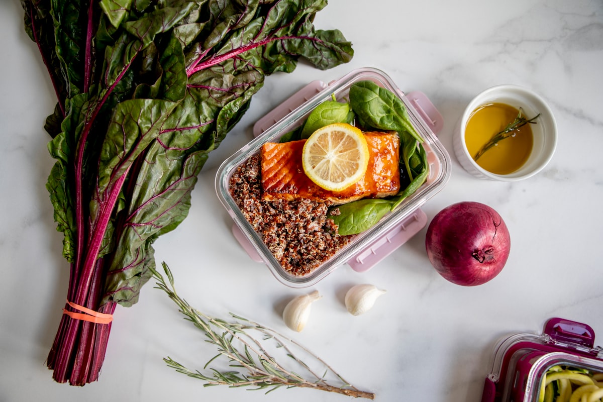 Colorful vegetable lunch with lean protein